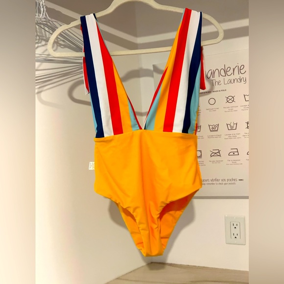 Never worn - Picture 1 of 1